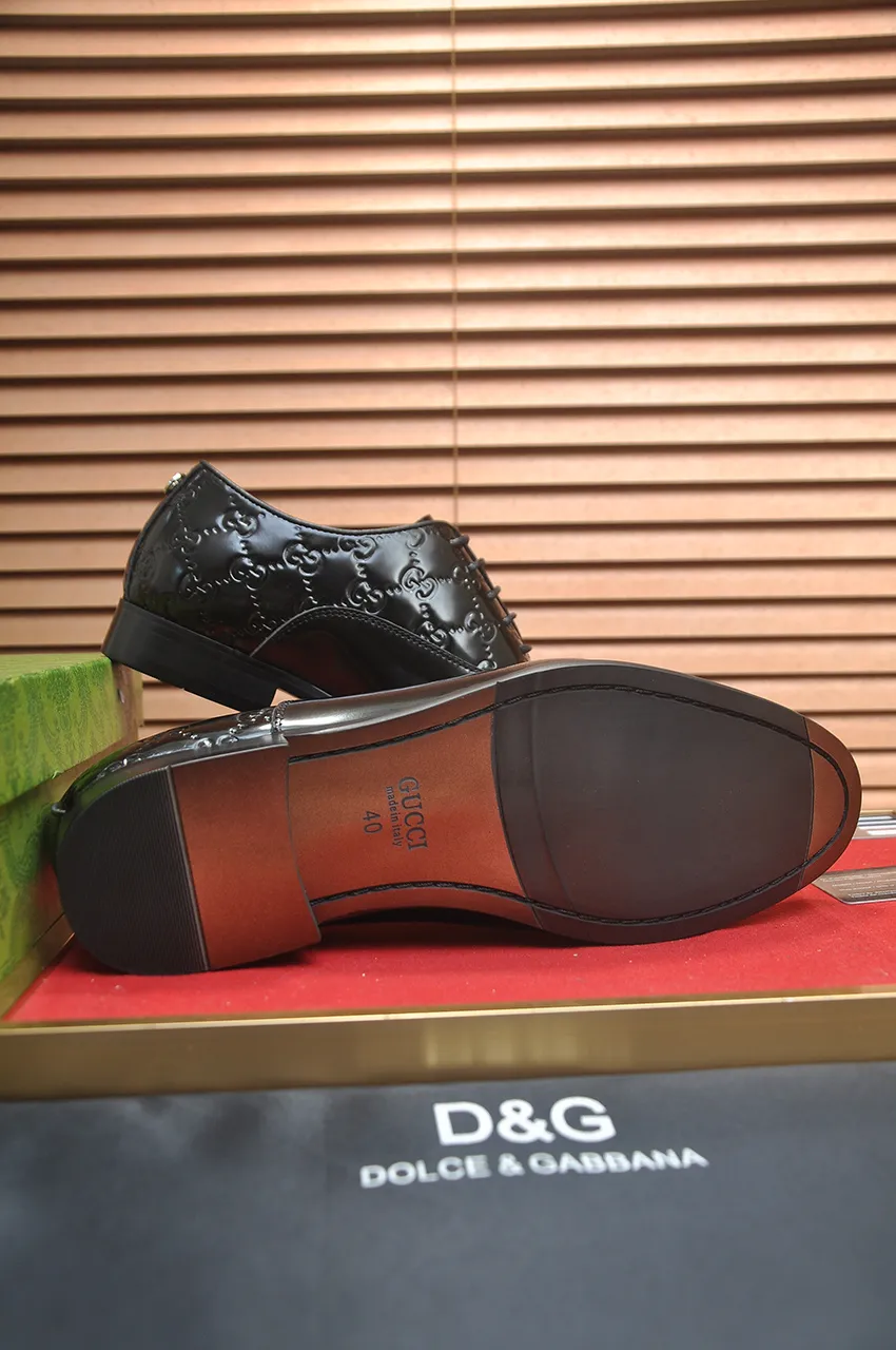 Men's shoes💰500💶Italy's top luxury men's shoe giant (GUCCI) (Gucci) (full cowhide lining) new arrival🍃Original European style🔰 Pleasant to the eye😍In order to make the shoes more durable and non-deformable🌀The production continues to follow traditional methods but there is still no lack of innovation💪Choose original sheepskin for the leather♻️ Smooth and natural And extra bright ⭐Made of imported cowhide, the first choice of rich people 38-45 (45 customized)